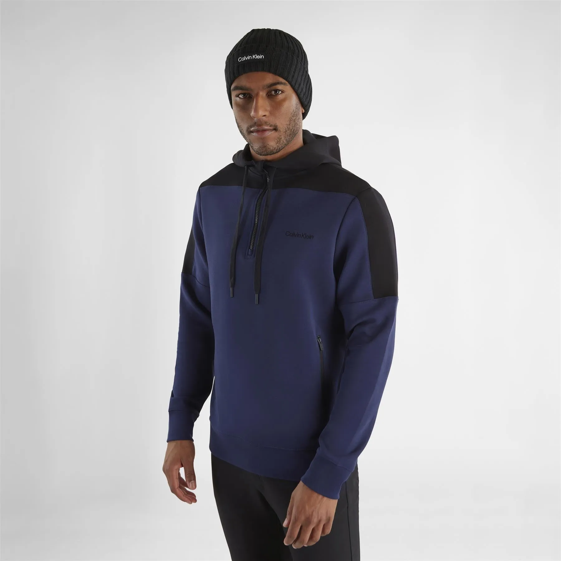 Chunky Knit Badge Beanie Black - AW23
