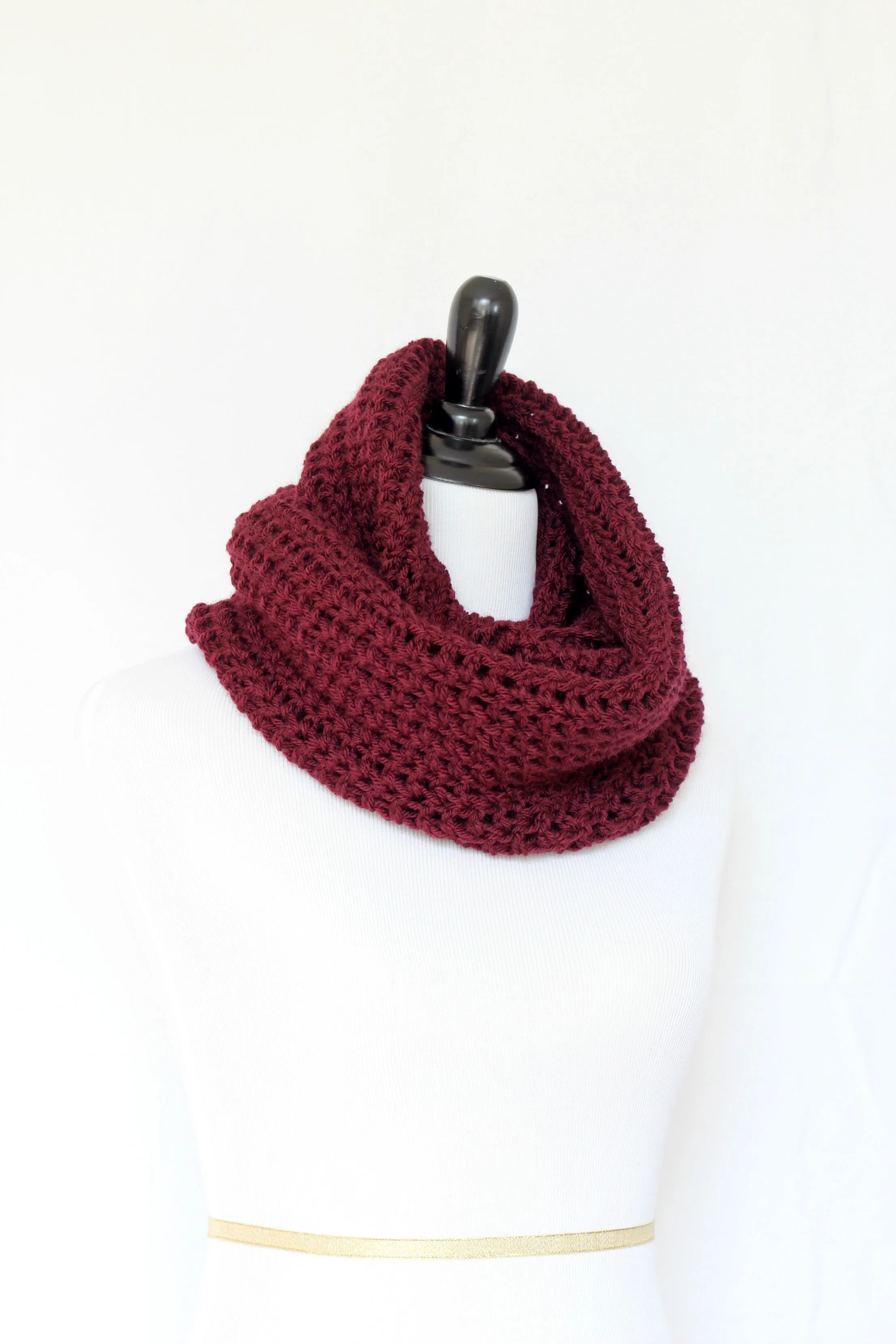 Crochet cowl in burgundy color, chunky infinity scarf - 12 colors available