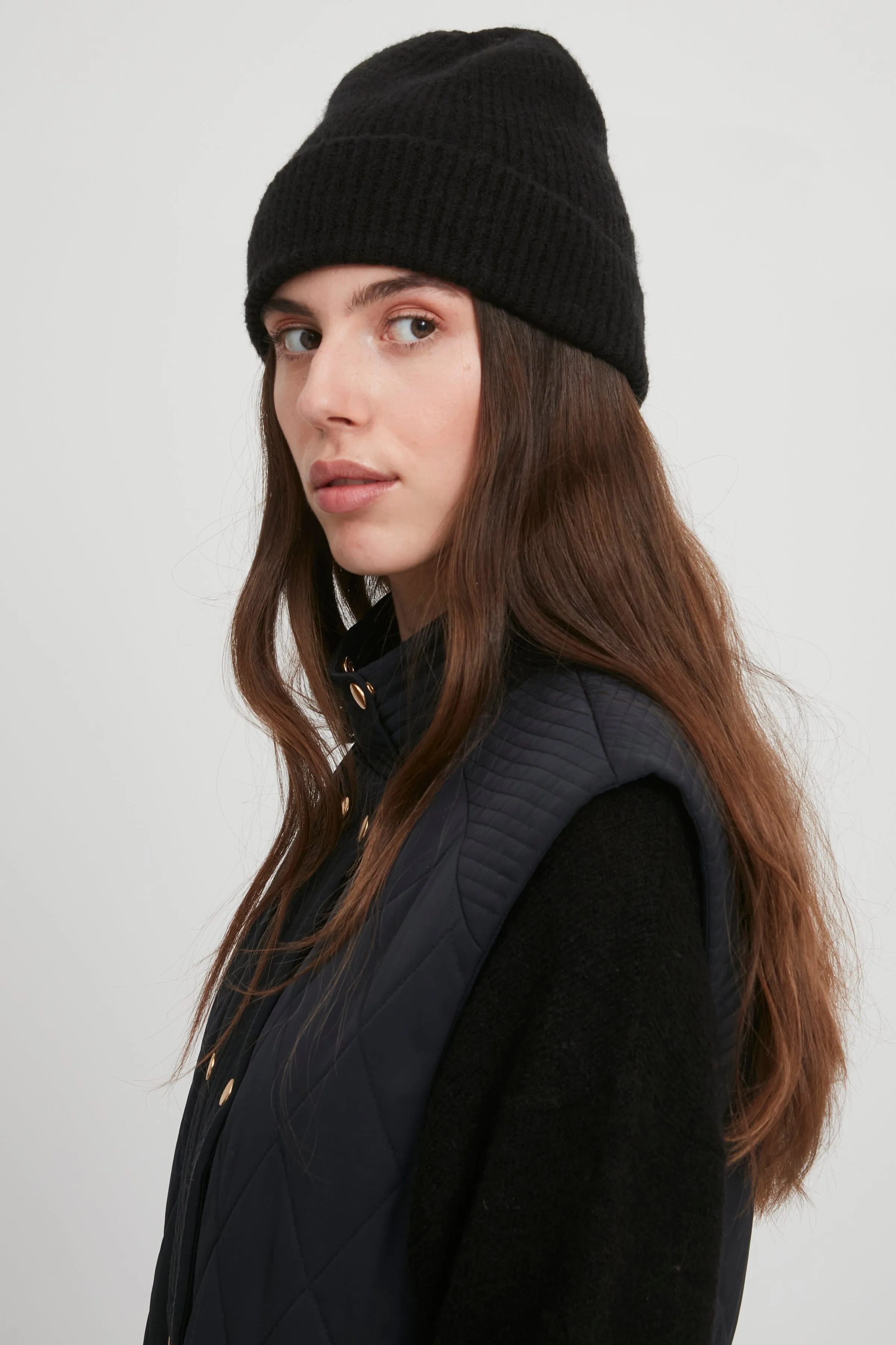 IVO BLACK BEANIE