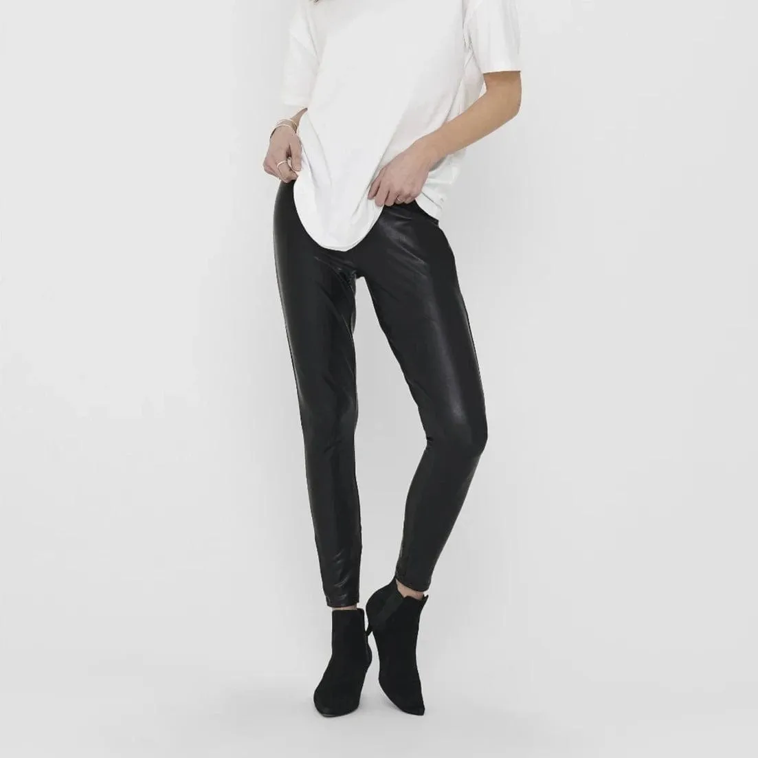 ONLY Onlcool Coated Legging in Black